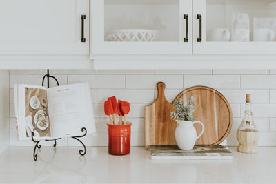 Containing Kitchen Clutter - Written by Alison Kent, the Home Kitchen